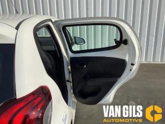 Peugeot 108 108, Hatchback, 2014 1.0 12V VVT-i picture 10