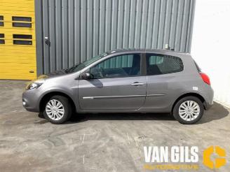 demontáž osobní automobily Renault Clio Clio III (BR/CR), Hatchback, 2005 / 2014 1.2 16V TCe 100 2010/8