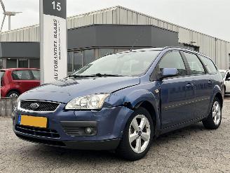 skadebil auto Ford Focus Wagon 1.6-16V Futura 2005/7