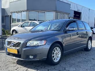 Auto incidentate Volvo V-50 2.0F R-Design Pro Edition 2011/10