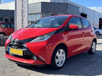 skadebil auto Toyota Aygo 1.0 VVT-i x-play 2015/11