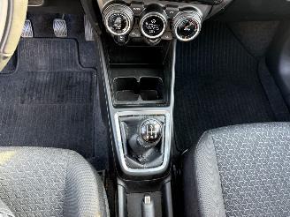 Suzuki Swift 1.2 Style Smart Hybrid picture 16
