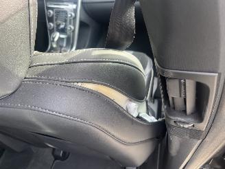 Volvo Xc-60 2.0 T5 FWD R-Design AUTOMAAT picture 10