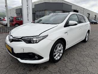 Unfallwagen Toyota Auris Touring Sports 1.8 Hybrid Dynamic Go 2017/9