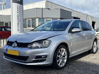 krockskadad bil auto Volkswagen Golf 1.4 TSI AUTOMAAT ACT Connected Series 2016/4