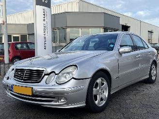 Damaged car Mercedes E-klasse 320 Elegance AUTOMAAT 2005/9