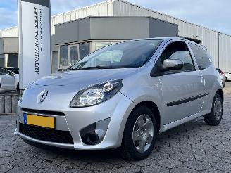 skadebil auto Renault Twingo 1.2-16V Collection 2011/3