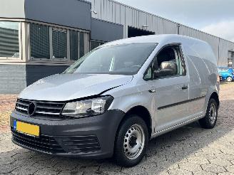 krockskadad bil bedrijf Volkswagen Caddy 1.6 TDI L1H1 Highline 2016/12