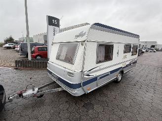 krockskadad bil caravan Fendt  150 2004/1