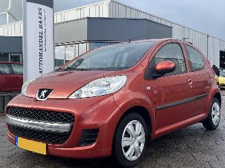 Damaged car Peugeot 107 1.0-12V Urban Move 2010/1