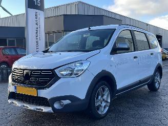 krockskadad bil auto Dacia Lodgy 1.3 TCe Stepway 5p 2007/2