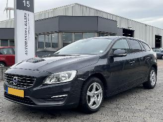 Unfallwagen Volvo V-60 1.6 D2 Kinetic 2015/3