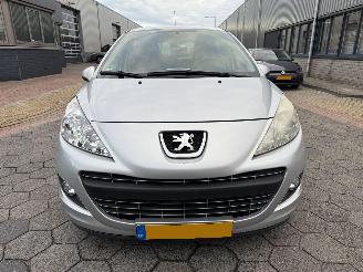 Peugeot 207 1.4 VTi Urban Move picture 2
