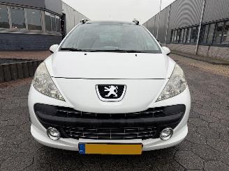 Peugeot 207 SW 1.6 VTi XS picture 2