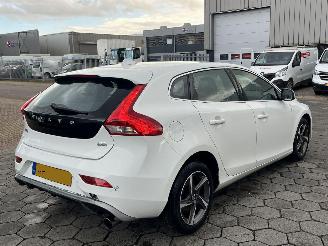 Volvo V-40 2.0 D2 R-Design Business picture 4