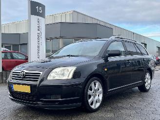 krockskadad bil auto Toyota Avensis Wagon 2.4 VVTi Executive AUTOMAAT 2006/2