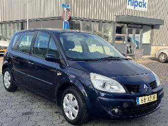 Renault Scenic 1.6-16V Business Line picture 3
