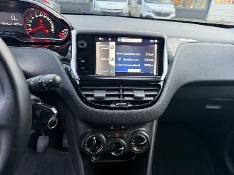 Peugeot 208 1.4 VTi Active picture 19
