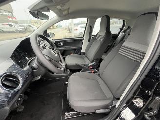 Volkswagen Up! 1.0 picture 14