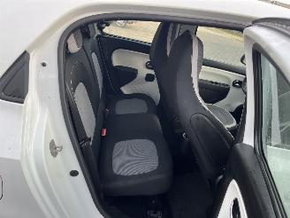 Renault Twingo 1.0 SCe Collection picture 10