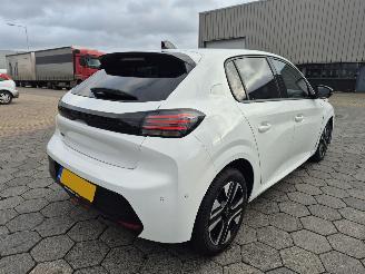 Peugeot 208 1.2 PureTech 100 Allure picture 4