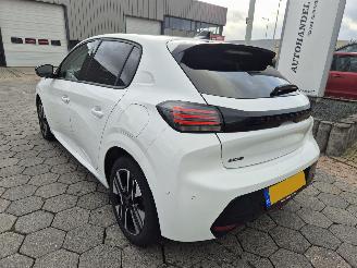 Peugeot 208 1.2 PureTech 100 Allure picture 6