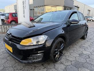 Damaged car Volkswagen Golf Golf 1.0 TSI Comfortline 2016/1