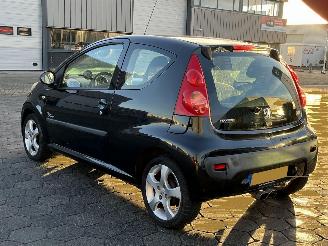Peugeot 107 1.0-12V XR picture 6