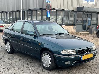 Opel Astra 1.6i 8V AIRCO  Edition picture 3