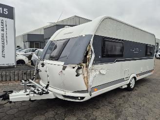 krockskadad bil caravan Hobby  De Luxe 2019/11