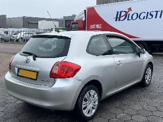 Toyota Auris 1.4-16V picture 3