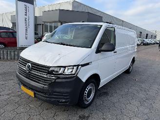 skadebil bedrijf Volkswagen Transporter 2.0 TDI L2H3 32 Comfortline 2023/7