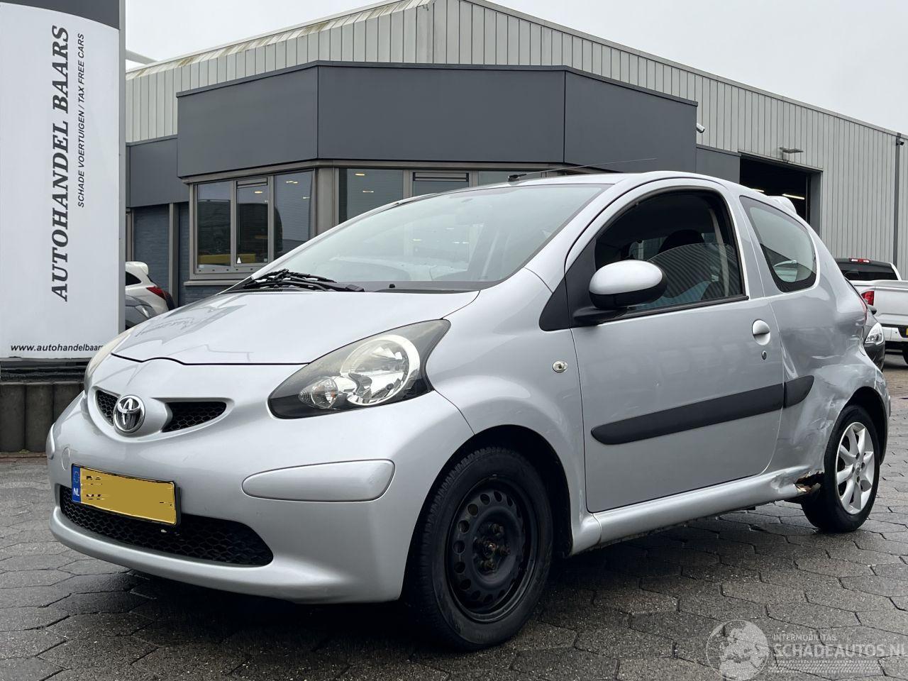 Toyota Aygo 1.0-12V +