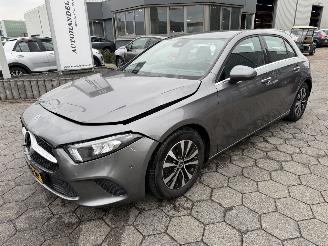 Coche accidentado Mercedes A-klasse 180 Business Solution AMG 2022/3