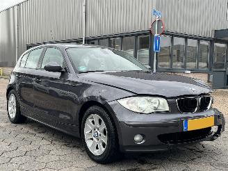 Schadeauto BMW 1-serie 118i High Executive 2005/4