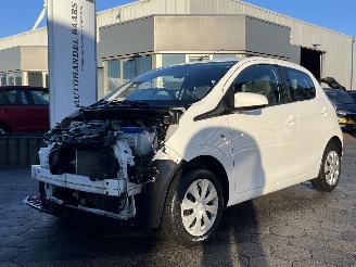 krockskadad bil auto Peugeot 108 1.0 e-VTi Active 2021/9
