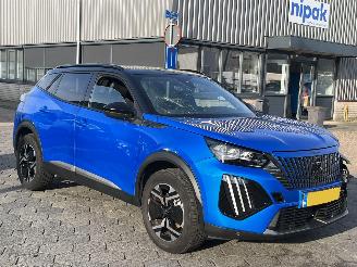 krockskadad bil auto Peugeot 2008 1.2 Hybrid 136 GT 2024/9