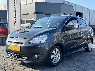 krockskadad bil auto Mitsubishi Space-star 1.0 Bright 2015/2
