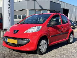 Vaurioauto  passenger cars Peugeot 107 1.0-12V XR 2007/3