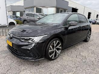krockskadad bil auto Volkswagen Golf 1.5 eTSI R-Line 2022/1