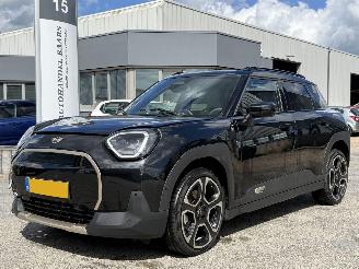 skadebil auto Mini Aceman E Favoured M 42.5 kWh 2025/9