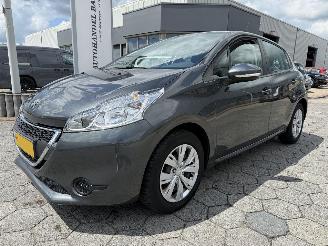 Auto incidentate Peugeot 208  2015/3