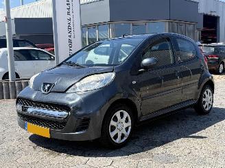 Voiture accidenté Peugeot 107 1.0-12V Urban Move 2010/4