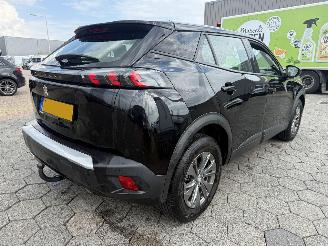 Peugeot 2008 1.2 PureTech Active Pack picture 4