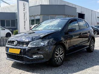 Damaged car Volkswagen Polo 1.2 TSI Highline AUTOMAAT 2016/9