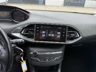Peugeot 308 SW 1.2 PureTech Active picture 18