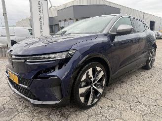 Damaged car Renault Mégane E-Tech EV60 Optimum Charge Techno 2024/5