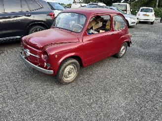 krockskadad bil auto Fiat 600 OLDTIMER  1971. 1971/8