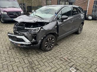 damaged passenger cars Opel Crossland 1.2 TURBO AUTOMAAT EDITION. 2022/10