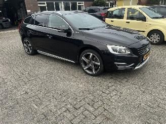 krockskadad bil auto Volvo V-60 2.4 D6 AWD Plug-In Hybrid Summum VOLLE AUTO !! 2013/12